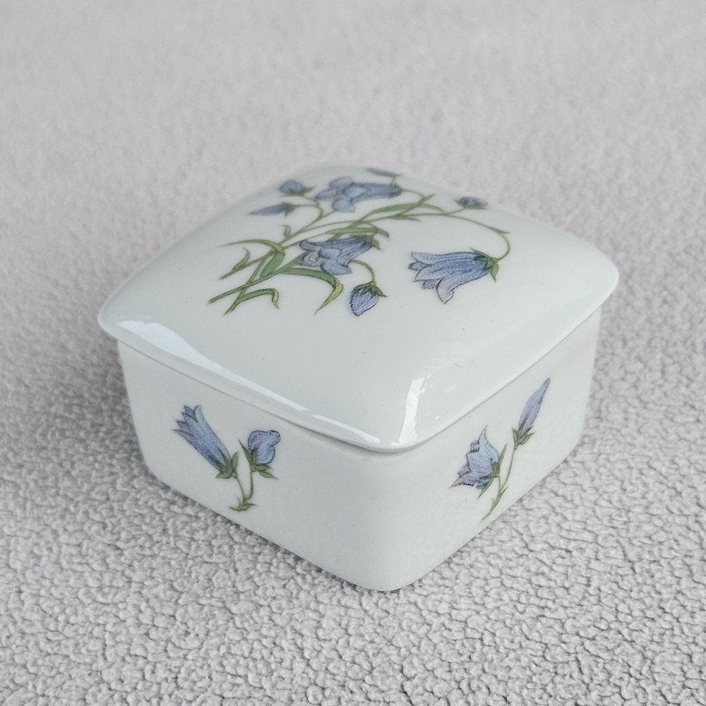 Limoges Rochard White Blue Floral Flower Small Trinket Jewlery Ring Box France